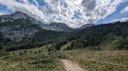 Der Rückweg beginnt wieder mit einem Aufstieg