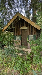 kleiner versteckter Bungalow