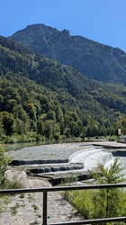 Saalach mit Staustufe