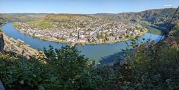 Traben-Trarbacher Moselschleife von der Grevenburg gesehen