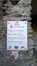 Schwindelfreiheit erforderlich, Rest bei Nässe beachten