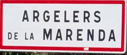 Jetzt auch noch verlaufen? Ach, Ortsschild in katalanisch
