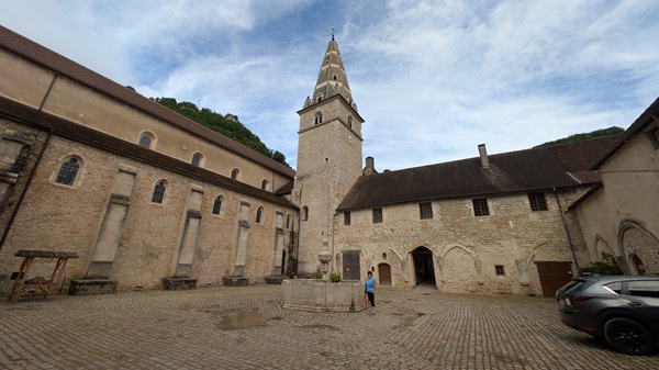 Baume - Kloster, Innenhof